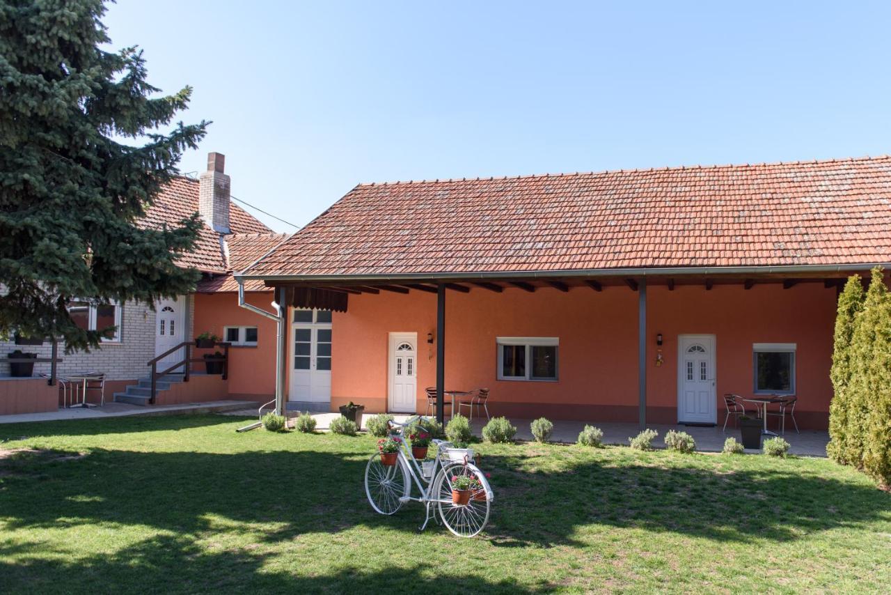 Apartamento Dumalux Garden Subotica Exterior foto